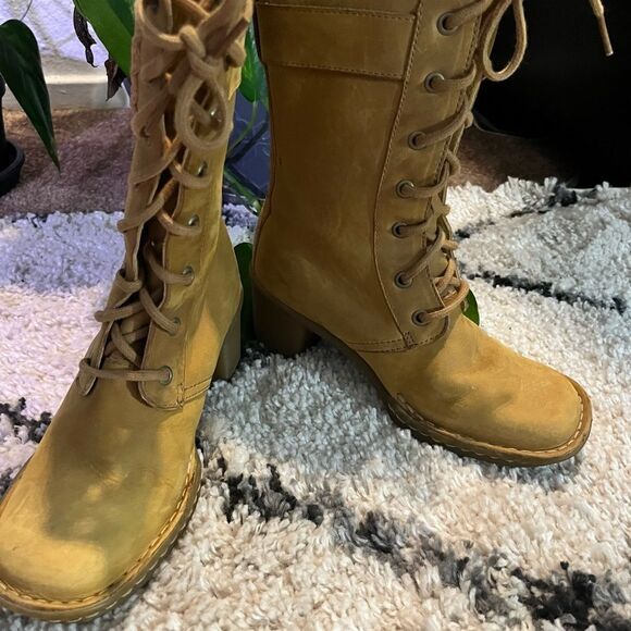 🎉HP🎉 EUC Rare Vintage Dr. Martens Boots - Picture 2 of 16